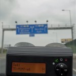 A használatarányos e-útdíj mérőkészülék pillanatnyi útszakaszt ír ki az M0-áson Budapesten, 2012. október 2-án. MTI Fotó: Marjai János