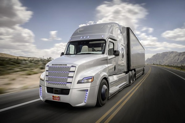 Freightliner Inspiration Truck – az első engedélyezett önmagát vezető kamion az USA-ban