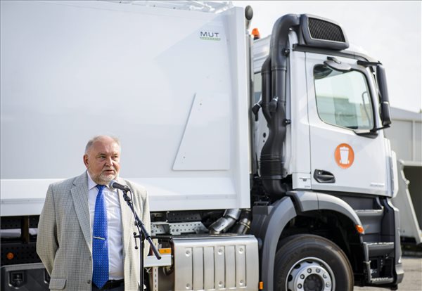 Megkezdődik Budapest hulladékszállító autóinak korszerűsítése