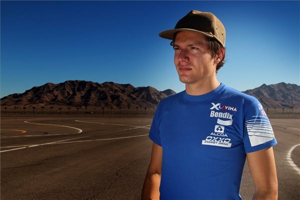 Szabó Krisztián, az amerikai kamionos bajnokság, a ChampTruck World Series harmadik helyezettje az utolsó versenyhétvégén Las Vegasban 2015. október 30-án. MTI Fotó: Szerényi Márk