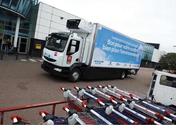 A világ legnagyobb elektromos teherautóját teszteli a Carrefour