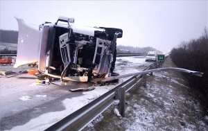 kamion-baleset-m1-120117-2