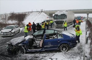 baleset-m3-mezokovesd-20120215