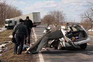 kamion-szemelyautó-baleset-bekescsaba-20120227