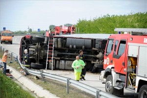 felborult-kamion-m0-120517