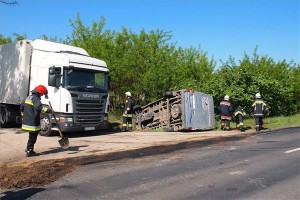 kamion-kisteherauto-baleset-lajosmizse-120511