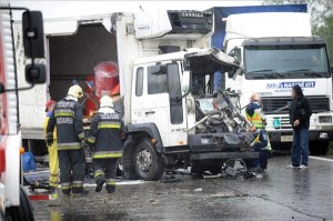 kamion-teherauto-karambol-m5-120507