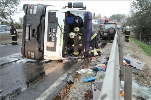 felborult-kamion-mo-121013