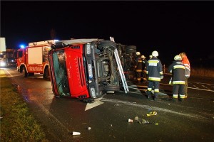 kamion-szemelyauto-baleset-44-es-ut-130130