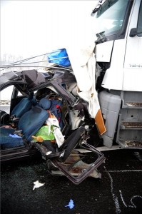 kamion-szemelyauto-baleset-m0-130326