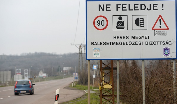 1415-hevesben-a-3-as-ut-tablai-gyongyoson