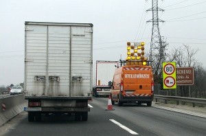 elakadt-kamion-m0-130409