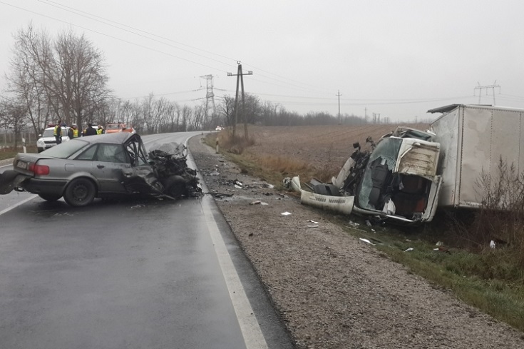 amokfuto-lopott-teherautoval-20131215_3