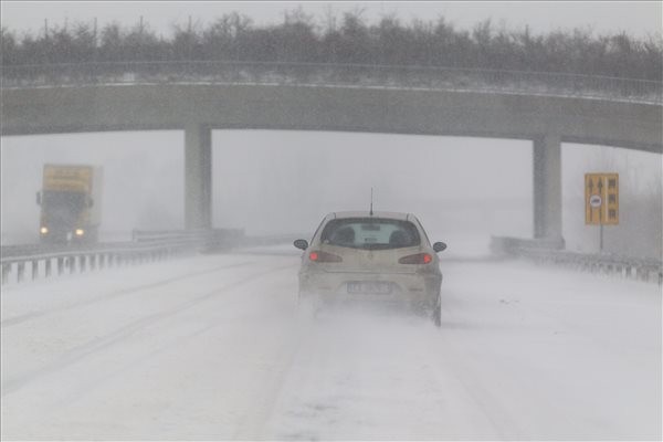 havazas-m7-autopalyan-150206