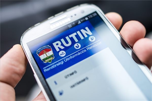 rendorseg-rutin-utinformacios-mobilapplikacio-150825