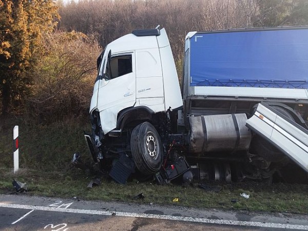 kamion-arokban-police.hu-20161803084141