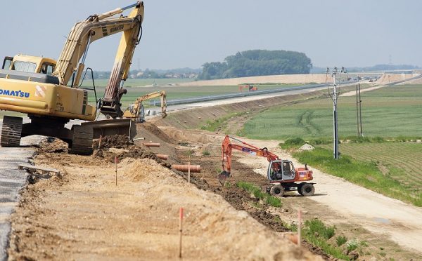 Az M86 autóút építése