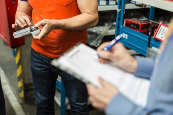 nkh-alkatresz-kereskedo-bolt-ellenorzes