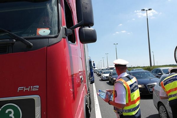 vizet-oszto-rendor-police-hu-hegyeshalom-160623