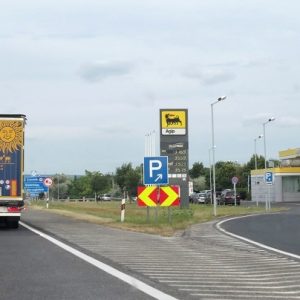 Magyar Péter: már a héten olcsóbb lehet a benzin és a gázolaj a védett árnál
