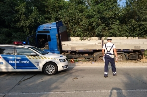 Halálos teherautó-baleset történt pénteken Bugyi és Taksony között