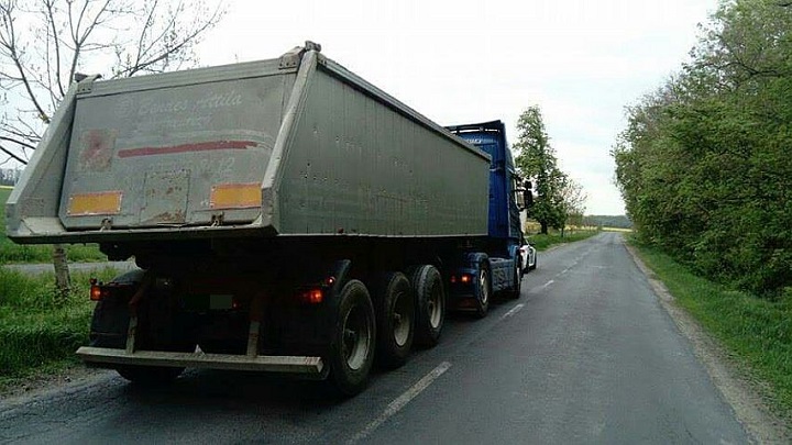 rendszamot-cserelt-a-felpotkocsin-police-hu-20172804100914