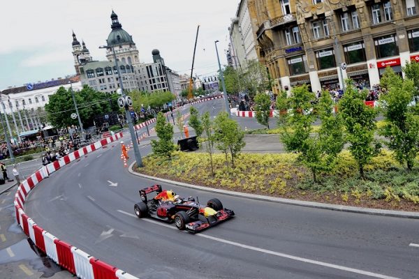 Május 1. - Nagy Futam autós parádé