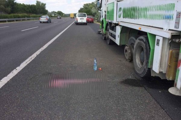felrobbant-teherauto-gumiabroncs-okozott-sulyos-serulest-m7-autopalyan-police-hu-170619