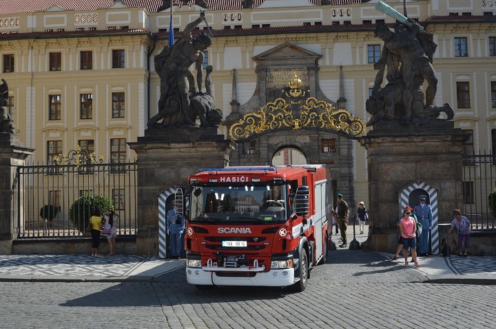 Scania-tuzoltoauto-pagai-varban-2017-10