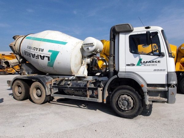 lafarge-Mercedes-Atego-2628-wikipedia