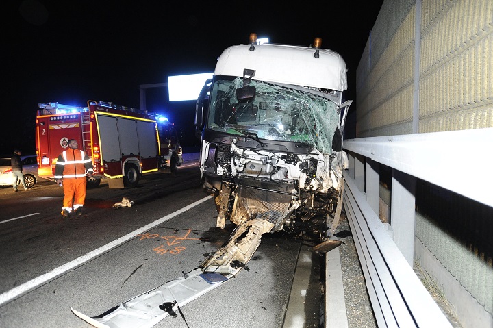Két kamion és egy személyautó ütközött Dunaharasztinál az M0-on kedden