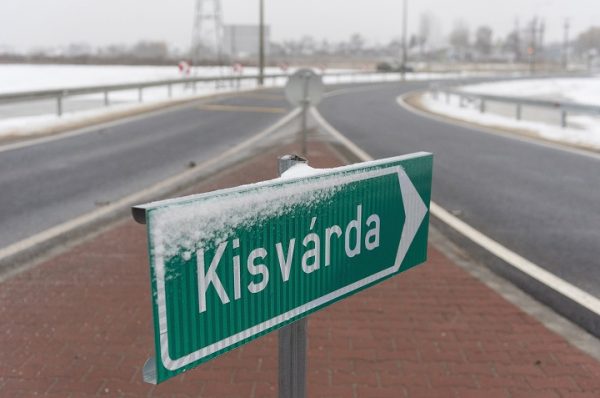 Átadták a Kisvárdát délrõl elkerülõ utat