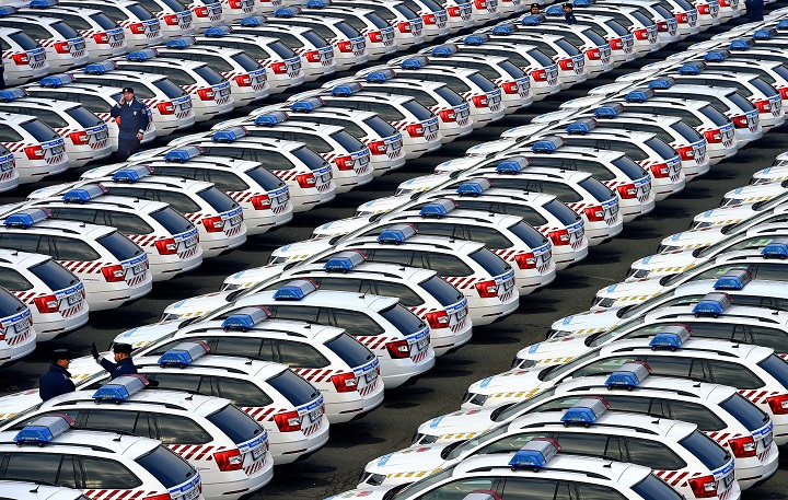 Több mint 33 milliárd forintból szerzett be új gépkocsikat