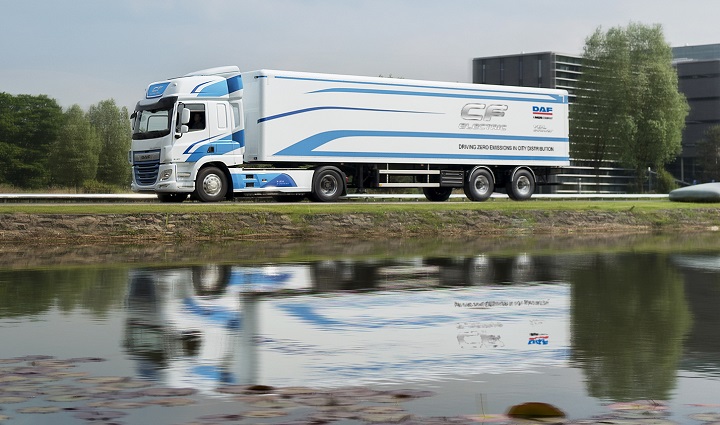 A DAF a VDL cégcsoporttal együttműködve megalkotta a teljesen elektromos CF tehergépkocsit