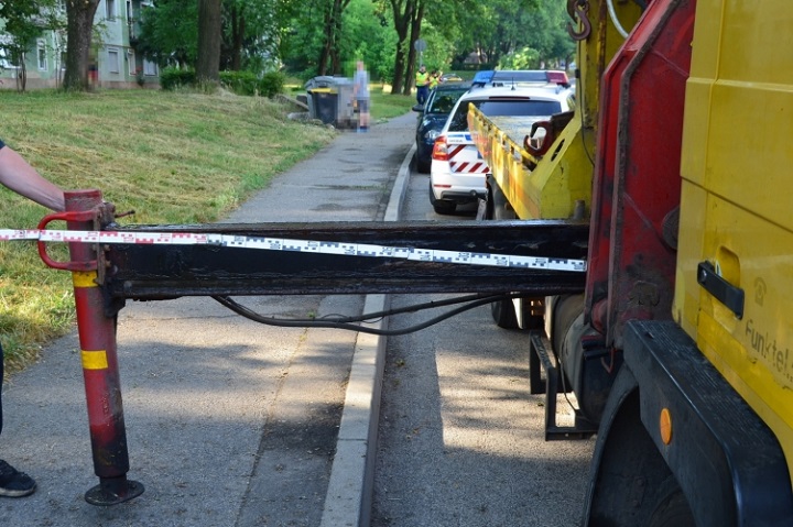 elsodort-egy-gyalogost-teherauto-kitamaszto-talpaloja-20180607