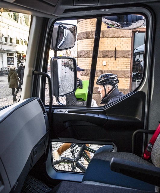 volvo-trucks-T2018-0099