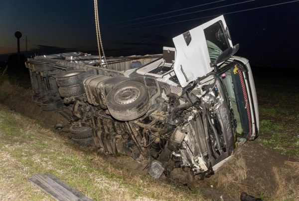 Négyen meghaltak egy balesetben a 81-es úton Mezõörs közel?