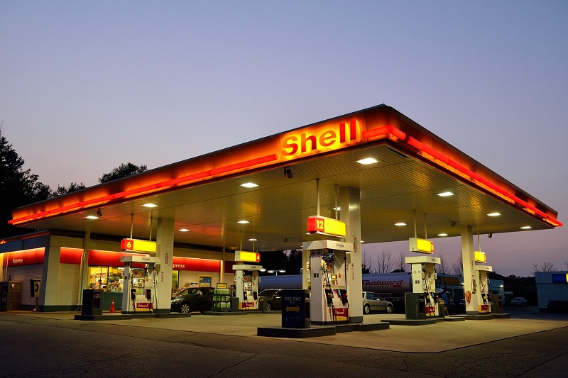 Február 22-től tranzakciónként maximum bruttó 50 000 Ft értékben lehet tankolni tíz Shell-kúton