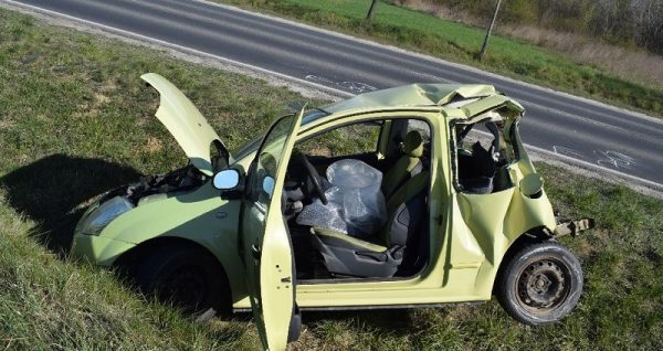 teherauto-lokte-arokba-az-elotte-megallo-szemelyautot-police-hu-200410