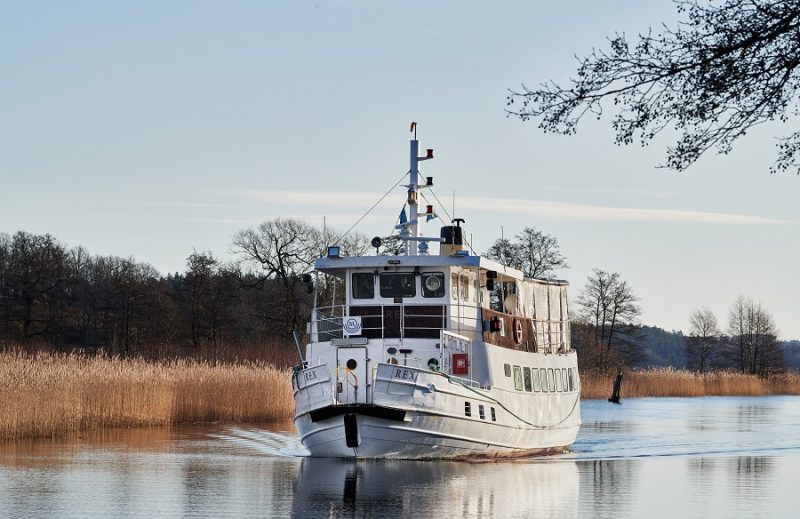 Scania: Hibrid elektromos ingázóhajót mutattak be Stockholmban