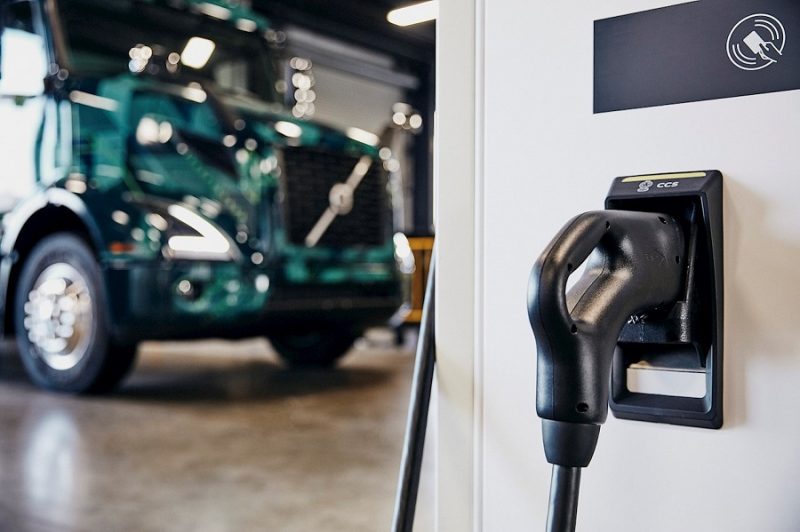 volvo-lights-ABB-high-voltage-chargers
