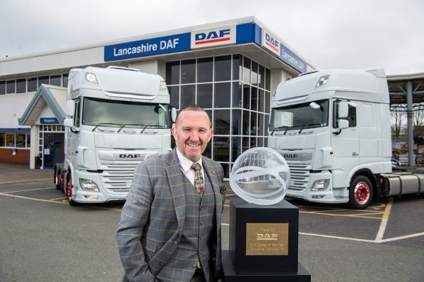 01_The_British_dealer_group_Lawrence_Vehicles_Ltd_has_been_awarded_DAF_International_Dealer_of_the_Year_2021