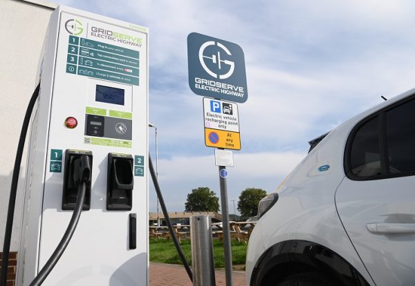 ABB-toltoberendezesek-a-GRIDSERVE-ElectricHighway-szamara