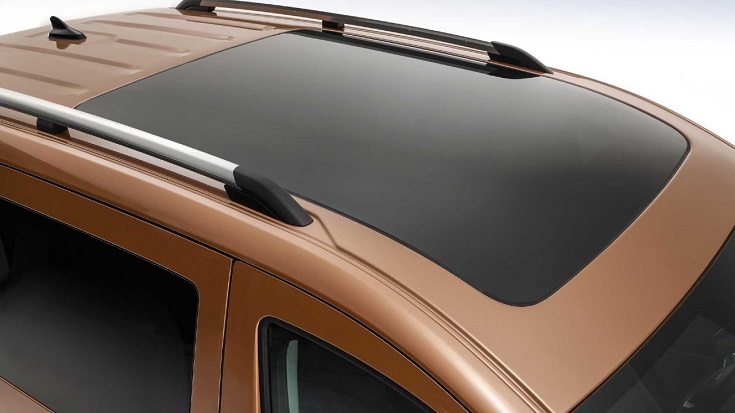 Középpontban a VW Caddy: Panoráma üvegtető