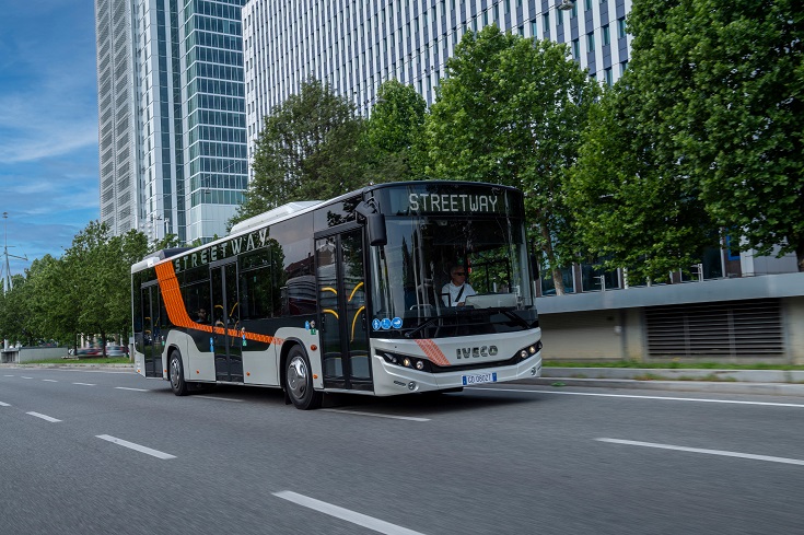 Városi mobilitásra kifejlesztett, új és gazdaságos STREETWAY típusával bővíti közösségi közlekedési kínálatát az IVECO BUS