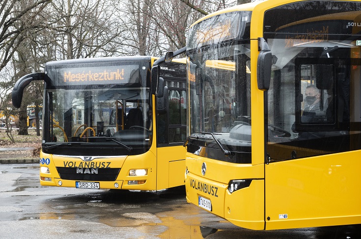 Magyar gyártású autóbuszokat adtak át Hajdúszoboszlón
