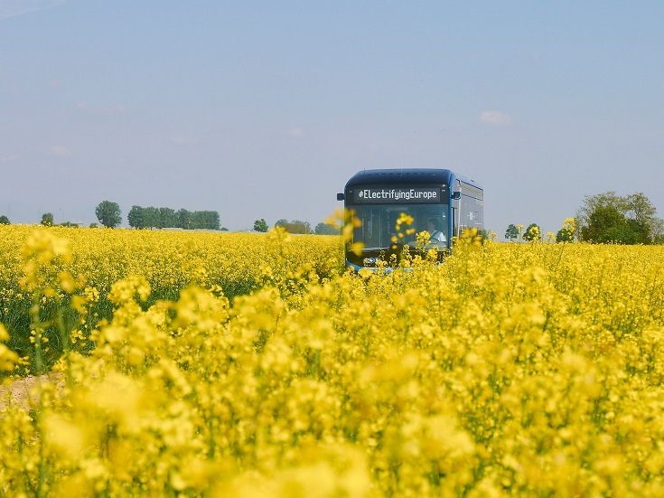 man-electrifyingeuropetour-roadtripbusimelsasserraps2-2