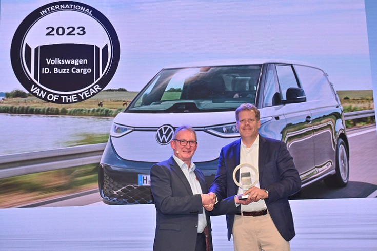 a-volkswagen-id-buzz-cargo-nyerte-a-2023-as-nemzetkoezi-v-kishaszonj-rm-ve-d-jat