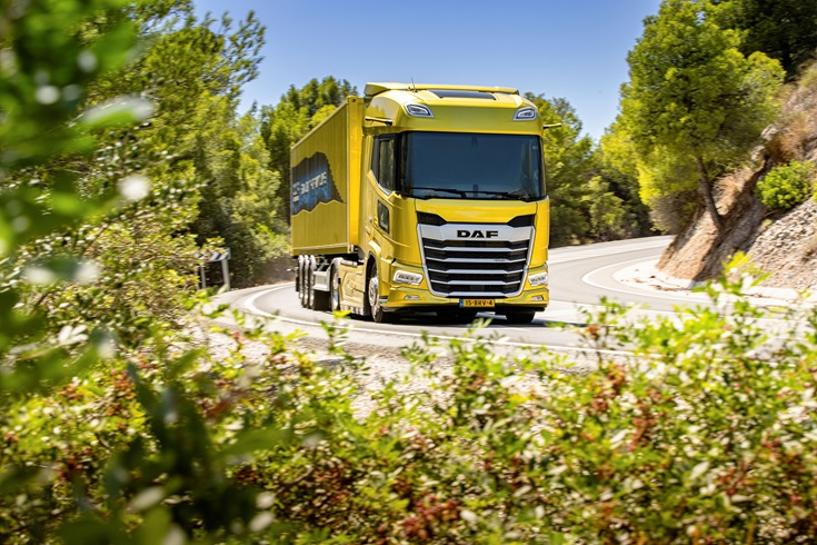 DAF-XF-450-wins-European-Transport-Award-for-Sustainability