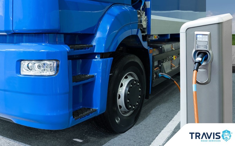 travis-elektromos-teherauto-tolto-240227